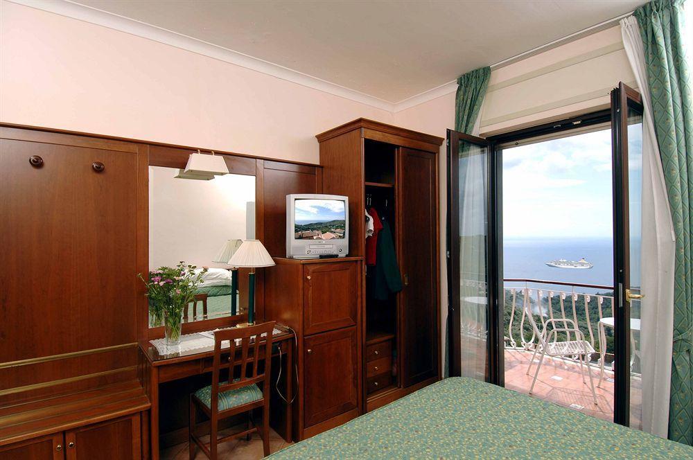Hotel Montana SantʼAgata sui Due Golfi Exterior foto